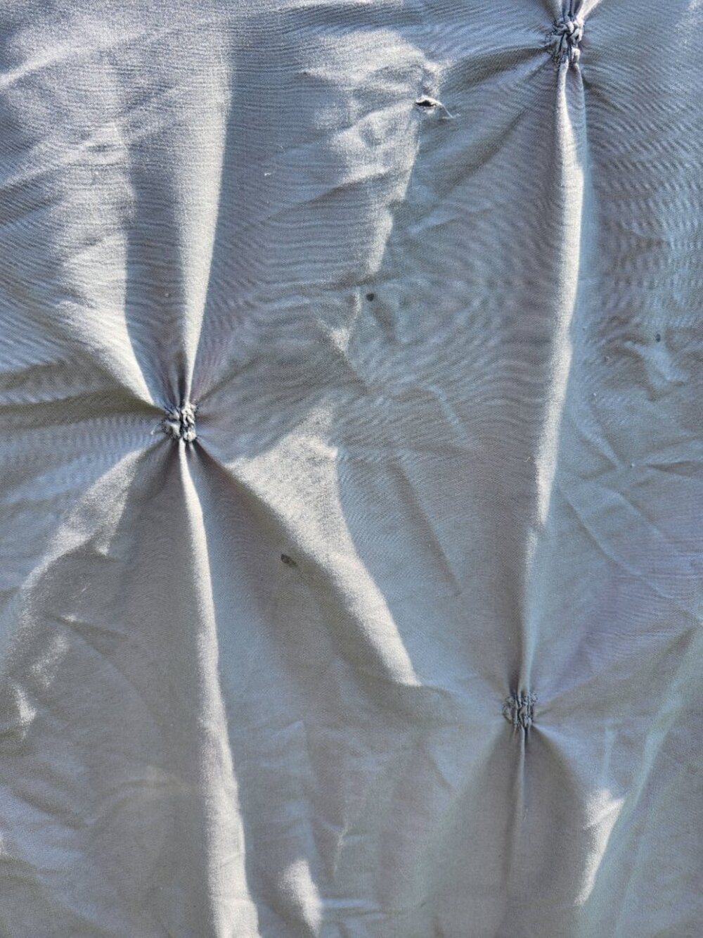 HIG queen comforter & matching shams 90" x 92" - Picture 4 of 15